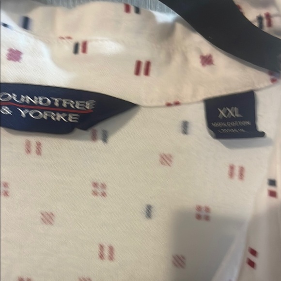 Roundtree & Yorke White Polo with Red Pattern - Picture 5 of 9